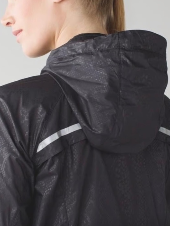 LULULEMON Miss Misty Rain/wind jacket, 10,  CB2588 - Picture 5 of 9